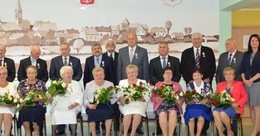 Ilustracja: 50 LAT RAZEM - PIĘKNY JUBILEUSZ ZŁOTYCH GODÓW