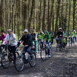 Zdjęcie z galerii: RAJD ROWEROWY 2015-05-02 Z OKAZJI DNIA FLAGI RZECZPOSPOLITEJ POLSKIEJ