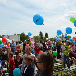 Zdjęcie z galerii: 2015-05-31; DZIEŃ DZIECKA W KISZKOWIE