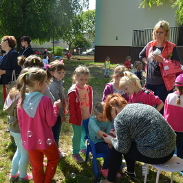 Zdjęcie z galerii: 2015-06-02; DZIEŃ DZIECKA W PRZEDSZKOLU