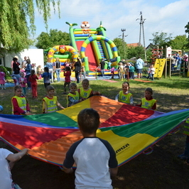 Zdjęcie z galerii: 2015-06-02; DZIEŃ DZIECKA W PRZEDSZKOLU