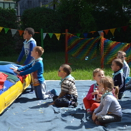 Zdjęcie z galerii: 2015-06-02; DZIEŃ DZIECKA W PRZEDSZKOLU