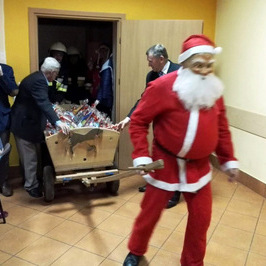 Zdjęcie z galerii: GWIAZDKA W DĄBRÓWCE KOŚCIELNEJ 2015'