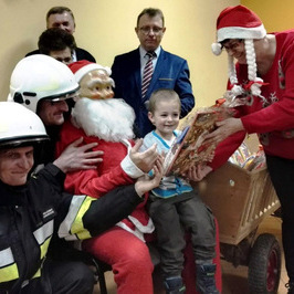 Zdjęcie z galerii: GWIAZDKA W DĄBRÓWCE KOŚCIELNEJ 2015'
